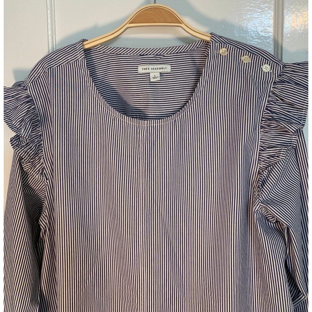 Free Assembly Blouse Blue White Striped Ruffle Shoulder Button 80s Preppy / SZ L - Picture 4 of 11